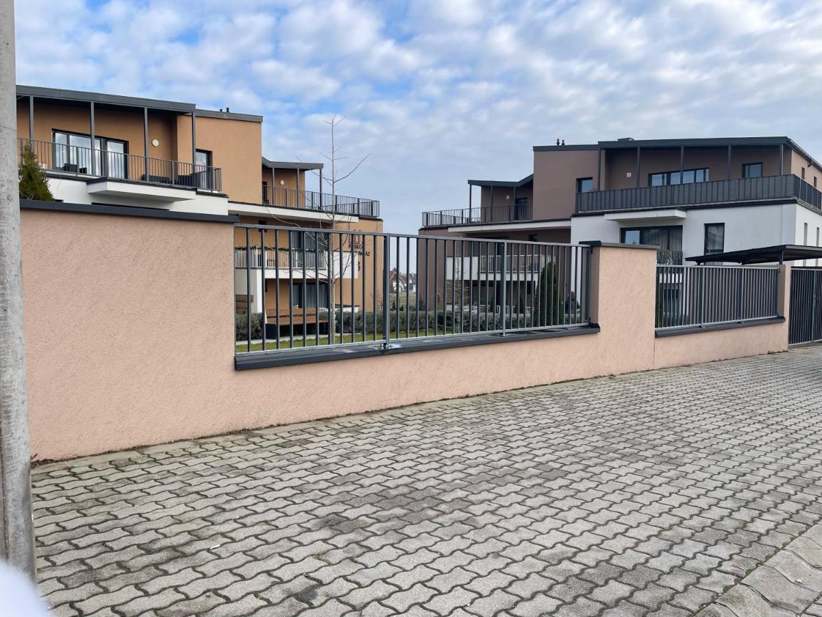 Paskom Apartmanház Nyergesujfalu Exterior foto